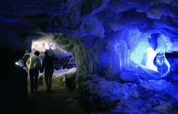 Кунгурская ледяная пещера в Пермском крае Кунгурская ледяная пещера в Пермском крае