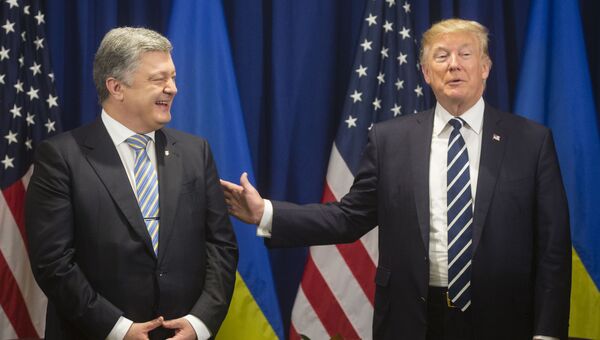 Президент Украины Петр Порошенко и Президент США Дональд Трамп на Генеральной Ассамблее ООН в Нью-Йорке. 21 сентября 2017 Президент Украины Петр Порошенко и Президент США Дональд Трамп на Генеральной Ассамблее ООН в Нью-Йорке. 21 сентября 2017