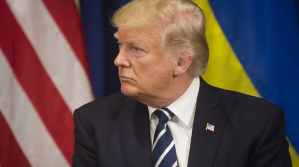 Дональд Трамп во время встречи с Петром Порошенко в рамках Генеральной ассамблеи ООН. 21 сентября 2017 Дональд Трамп во время встречи с Петром Порошенко в рамках Генеральной ассамблеи ООН. 21 сентября 2017