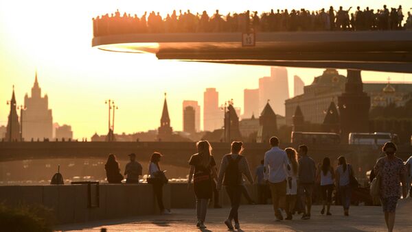 Парящий мост парка Зарядье в Москве Парящий мост парка Зарядье в Москве