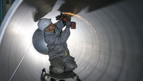 Нанесение внутреннего покрытия на трубы, предназначенные для газопровода Северный поток - 2 Нанесение внутреннего покрытия на трубы, предназначенные для газопровода Северный поток - 2