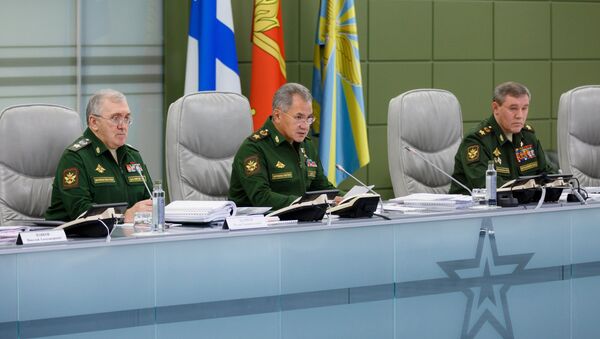 Первый заместитель министра обороны РФ Руслан Цаликов, Сергей Шойгу и начальник Генерального штаба ВС РФ Валерий Герасимов во время селекторного совещания министра обороны с руководящим составом Вооруженных Сил. 6 октября 2017 Первый заместитель министра обороны РФ Руслан Цаликов, Сергей Шойгу и начальник Генерального штаба ВС РФ Валерий Герасимов во время селекторного совещания министра обороны с руководящим составом Вооруженных Сил. 6 октября 2017