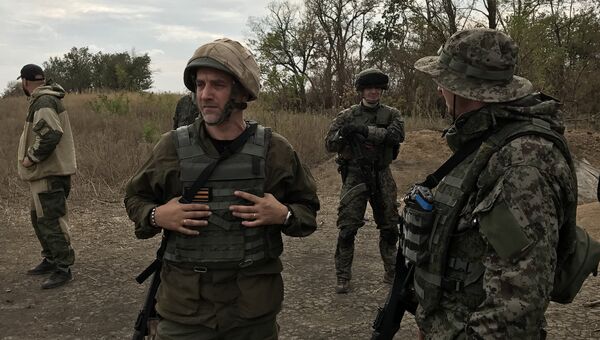 Майор армии ДНР, заместитель командира разведывательно-штурмового батальона Захар Прилепин, Донбасс Майор армии ДНР, заместитель командира разведывательно-штурмового батальона Захар Прилепин, Донбасс