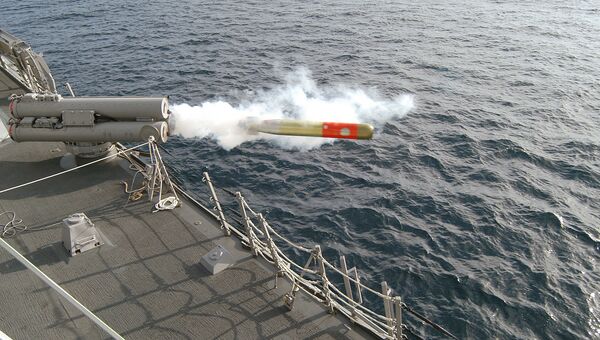 Выстрел противолодочной торпедой Mk.46 с борта эсминца УРО Preble (США) Выстрел противолодочной торпедой Mk.46 с борта эсминца УРО Preble (США)