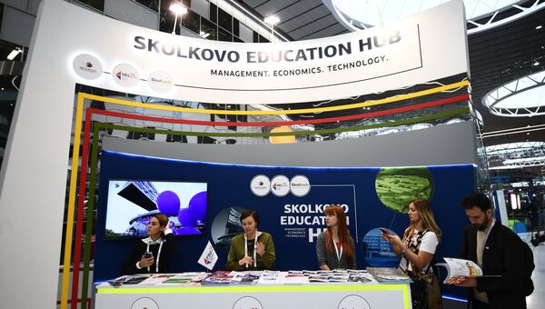 Стенд московской школы управления Сколково на выставке, проходящей в рамках международного форума Открытые Инновации- 2017 в Москве. 16 октября 2017 Стенд московской школы управления Сколково на выставке, проходящей в рамках международного форума Открытые Инновации- 2017 в Москве. 16 октября 2017