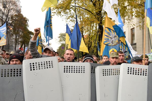 Участники акции протеста у здания Верховной рады Украины в Киеве Участники акции протеста у здания Верховной рады Украины в Киеве