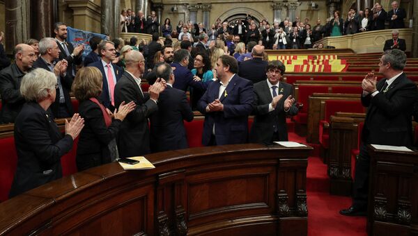 Парламент Каталонии после голосования за независимость от Испании. 27 октября 2017 Парламент Каталонии после голосования за независимость от Испании. 27 октября 2017