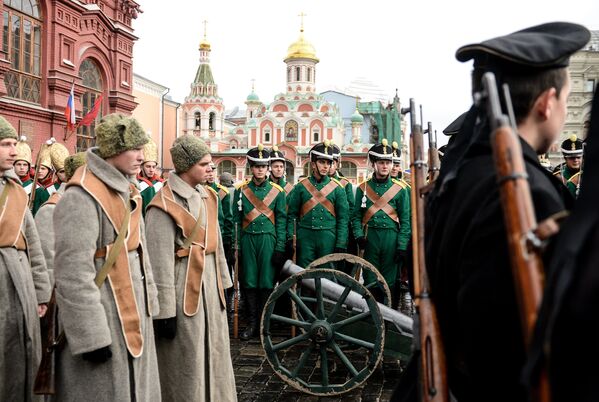 Генеральная репетиция марша, посвященного 76-й годовщине парада 1941 года, на Красной площади в Москве Генеральная репетиция марша, посвященного 76-й годовщине парада 1941 года, на Красной площади в Москве