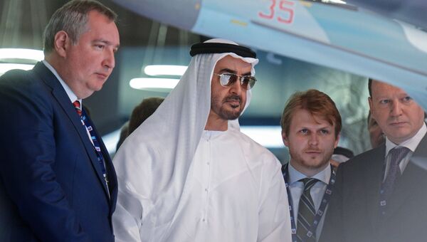 Заместитель председателя правительства РФ Дмитрий Рогозин и наследный принц Абу-Даби, заместитель Верховного Главнокомандующего Вооруженных сил Объединенных Арабских Эмиратов шейх Мухаммед бен Заид Аль Нахайян (слева направо) на стенде Российской Федерации на Международной авиационно-космической выставке Dubai Airshow 2017 Заместитель председателя правительства РФ Дмитрий Рогозин и наследный принц Абу-Даби, заместитель Верховного Главнокомандующего Вооруженных сил Объединенных Арабских Эмиратов шейх Мухаммед бен Заид Аль Нахайян (слева направо) на стенде Российской Федерации на Международной авиационно-космической выставке Dubai Airshow 2017