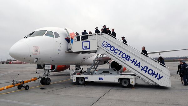 Посадка пассажиров на самолет в новом аэропорту Платов в Ростове-на-Дону. 18 ноября 2017 Посадка пассажиров на самолет в новом аэропорту Платов в Ростове-на-Дону. 18 ноября 2017