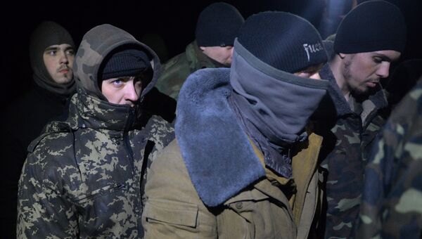 Обмен пленными между ополченцами ДНР, ЛНР и украинскими силовикам. Архивное фото Обмен пленными между ополченцами ДНР, ЛНР и украинскими силовикам. Архивное фото