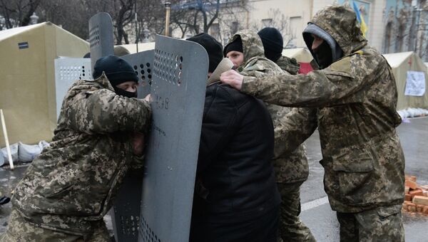 Сторонники Михаила Саакашвили в палаточном городке у здания Верховной Рады Украины Сторонники Михаила Саакашвили в палаточном городке у здания Верховной Рады Украины