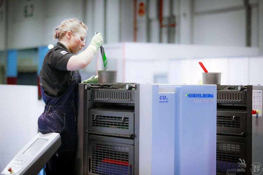 Конкурсантка ЧМ по профессиональному мастерству WorldSkills Abu Dhabi 2017 Анжелика Аксенова, компетенция «Печатные технологии в прессе» Конкурсантка ЧМ по профессиональному мастерству WorldSkills Abu Dhabi 2017 Анжелика Аксенова, компетенция «Печатные технологии в прессе»