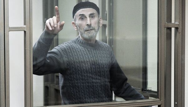 Магомед Маздаев во время заседания Северо-Кавказского окружного военного суда в Ростове-на-Дону. 13 декабря 2017 Магомед Маздаев во время заседания Северо-Кавказского окружного военного суда в Ростове-на-Дону. 13 декабря 2017