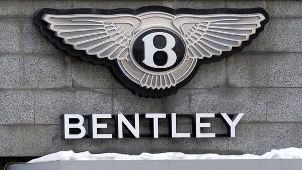 Вывеска Bentley. Архивное фото Вывеска Bentley. Архивное фото