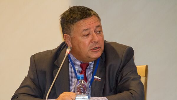 Председатель Комиссии Парламентского Собрания по экономической политике Сергей Калашников Председатель Комиссии Парламентского Собрания по экономической политике Сергей Калашников