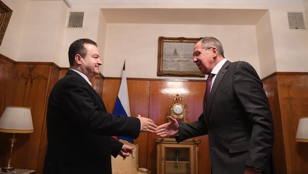 Министр иностранных дел РФ Сергей Лавров и министр иностранных дел Сербии Ивица Дачич во время встречи в Москве. 19 декабря 2017 Министр иностранных дел РФ Сергей Лавров и министр иностранных дел Сербии Ивица Дачич во время встречи в Москве. 19 декабря 2017