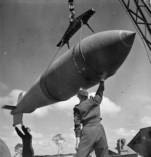 Бомба Tallboy Бомба Tallboy