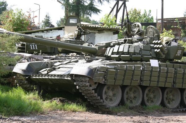 Танк Т-72 в Южной Осетии. Архив Танк Т-72 в Южной Осетии. Архив