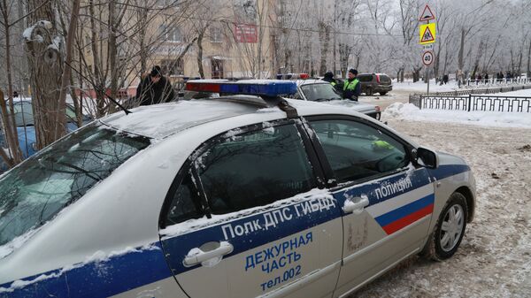 Автомобиль полиции у школы № 127 в Перми. 15 января 2018 Автомобиль полиции у школы № 127 в Перми. 15 января 2018