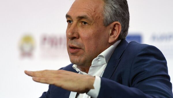 Председатель Внешэкономбанка Сергей Горьков на IX-ом Гайдаровском форуме в Москве. 17 января 2018 Председатель Внешэкономбанка Сергей Горьков на IX-ом Гайдаровском форуме в Москве. 17 января 2018