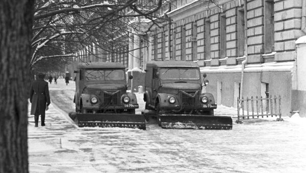 Механизированная уборка улиц в Краснопресненском районе Москвы Механизированная уборка улиц в Краснопресненском районе Москвы