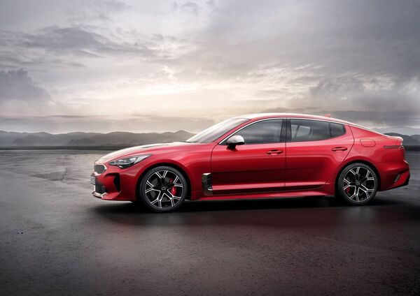 Автомобиль Kia Stinger Автомобиль Kia Stinger