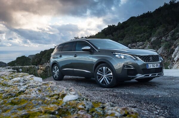 Автомобиль Peugeot 5008 Автомобиль Peugeot 5008