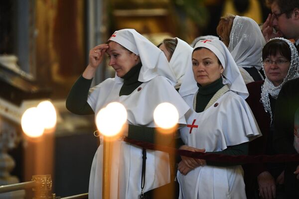 Верующие во время богослужения в день открытия XXVI Международных Рождественских чтений в кафедральном соборном Храме Христа Спасителя в Москве Верующие во время богослужения в день открытия XXVI Международных Рождественских чтений в кафедральном соборном Храме Христа Спасителя в Москве