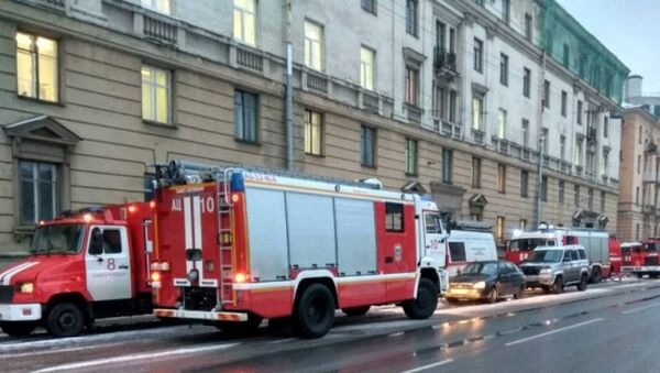 Пожарные машины около Военно-космической академии имени Можайского в Санкт-Петербурге, где произошел пожар. 29 января 2018 Пожарные машины около Военно-космической академии имени Можайского в Санкт-Петербурге, где произошел пожар. 29 января 2018