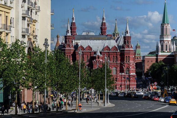 Липы сорта Паллида, высаженные на Тверской улице Липы сорта Паллида, высаженные на Тверской улице