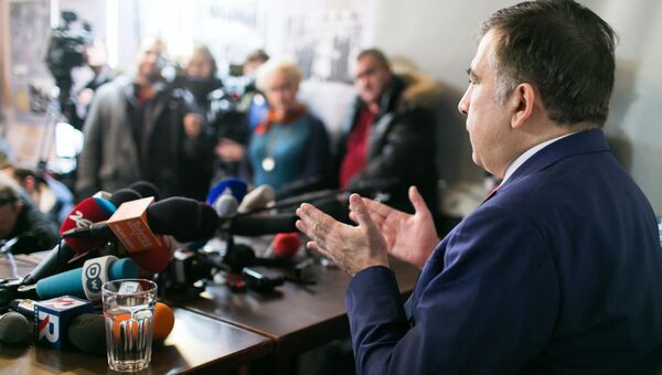 Михаил Саакашвили во время пресс-конференции в Варшаве. 13 февраля 2018 Михаил Саакашвили во время пресс-конференции в Варшаве. 13 февраля 2018