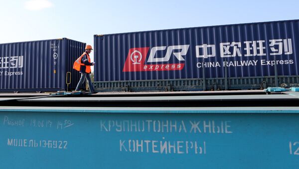 Первый комбинированный контейнерный поезд проехал транзитом через Калининградскую область из Европы в Китай Первый комбинированный контейнерный поезд проехал транзитом через Калининградскую область из Европы в Китай