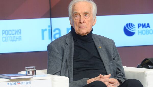 Почетный член Зиновьевского клуба МИА Россия сегодня Валентин Фалин на международной научной конференции на тему: VIII Зиновьевские чтения Александр Зиновьев и 100-летие Великой русской революции. Почетный член Зиновьевского клуба МИА Россия сегодня Валентин Фалин на международной научной конференции на тему: VIII Зиновьевские чтения Александр Зиновьев и 100-летие Великой русской революции.