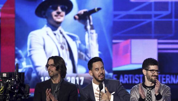 Группа Linkin Park на церемонии вручения премии American Music Awards Группа Linkin Park на церемонии вручения премии American Music Awards