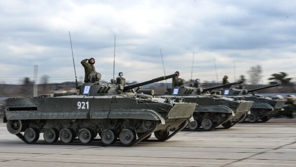 Боевые гусеничные плавающие машины БМД-4М. Архивное фото Боевые гусеничные плавающие машины БМД-4М. Архивное фото