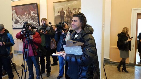 Николай Цискаридзе на избирательном участке в городе Артем, Приморский край Николай Цискаридзе на избирательном участке в городе Артем, Приморский край
