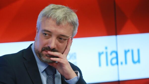 Генеральный директор Русской гуманитарной миссии Евгений Примаков во время обсуждения итогов выборов президента РФ. 19 марта 2018 Генеральный директор Русской гуманитарной миссии Евгений Примаков во время обсуждения итогов выборов президента РФ. 19 марта 2018