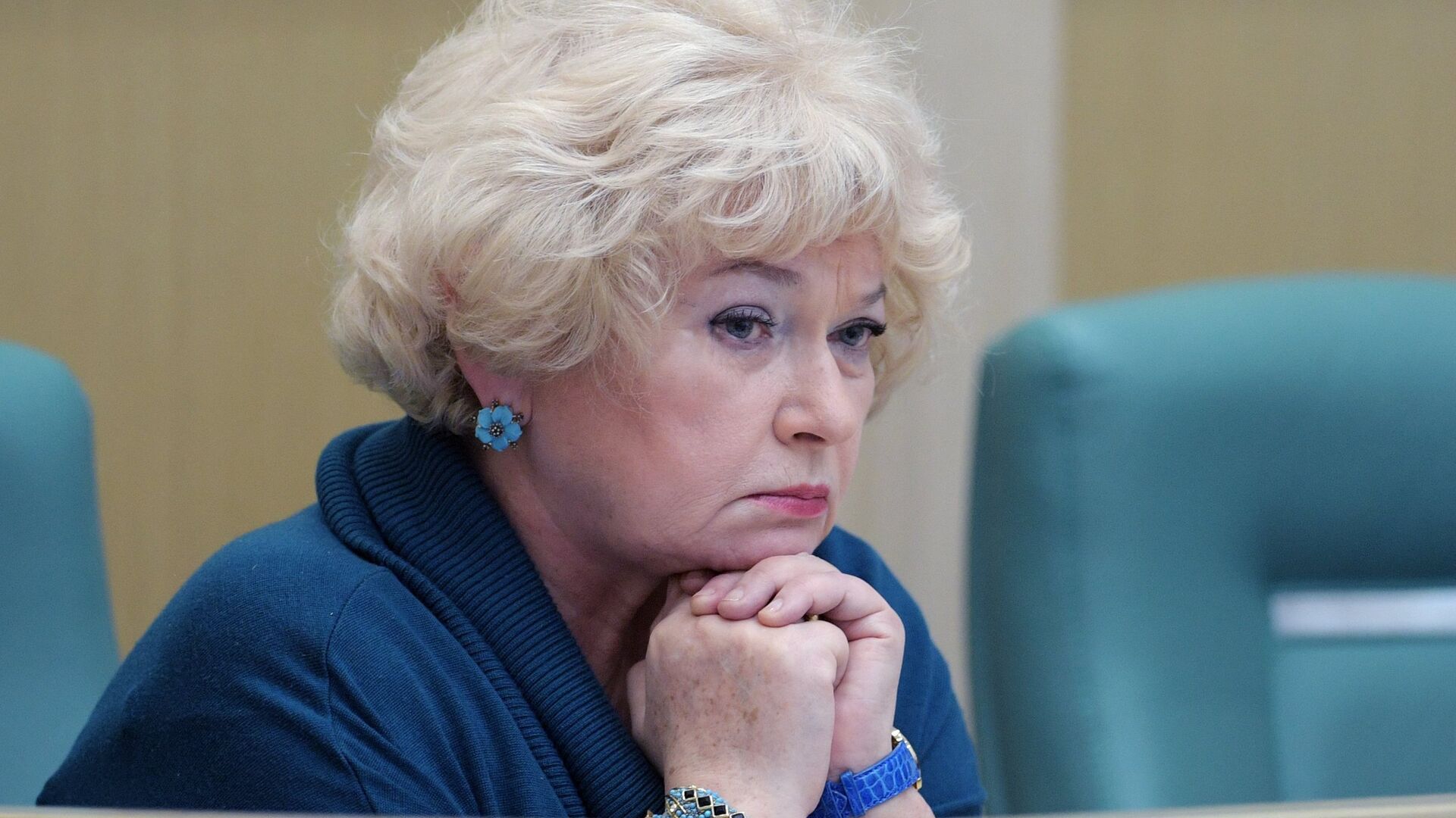 Начать с Нарусовой: Путин призвал прокуратуру внимательней следить за чиновниками Начать с Нарусовой: Путин призвал прокуратуру внимательней следить за чиновниками