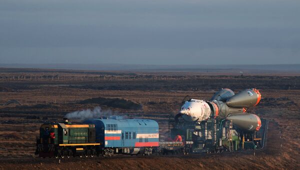 Вывоз ракеты-носителя Союз-ФГ c транспортным пилотируемым кораблем Союз МС-08 на стартовую площадку космодрома Байконур Вывоз ракеты-носителя Союз-ФГ c транспортным пилотируемым кораблем Союз МС-08 на стартовую площадку космодрома Байконур