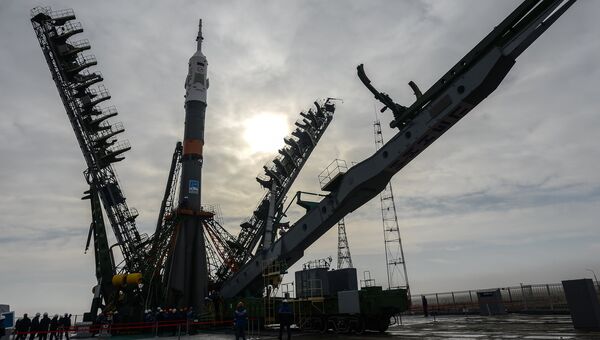 Вывоз ракеты-носителя Союз-ФГ c транспортным пилотируемым кораблем Союз МС-08 на стартовую площадку космодрома Байконур Вывоз ракеты-носителя Союз-ФГ c транспортным пилотируемым кораблем Союз МС-08 на стартовую площадку космодрома Байконур