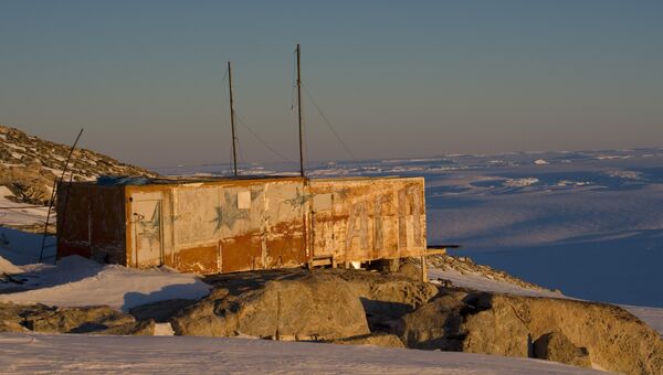 Российская станция Ленинградская на южном побережье Антарктиды Российская станция Ленинградская на южном побережье Антарктиды