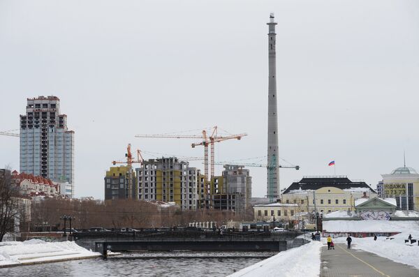 Недостроенная телебашня высотой 210 метров в центре Екатеринбурга Недостроенная телебашня высотой 210 метров в центре Екатеринбурга