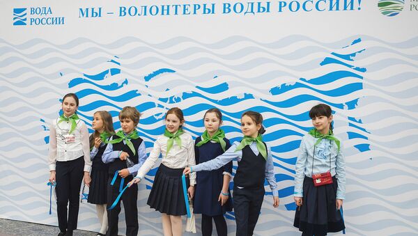 Школьники и студенты приняли участие во всероссийской экологической акции Голубая лента Школьники и студенты приняли участие во всероссийской экологической акции Голубая лента