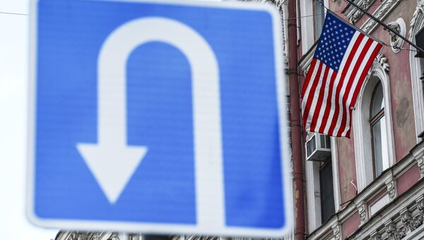 Флаг на здании генерального консульства США в Санкт-Петербурге Флаг на здании генерального консульства США в Санкт-Петербурге