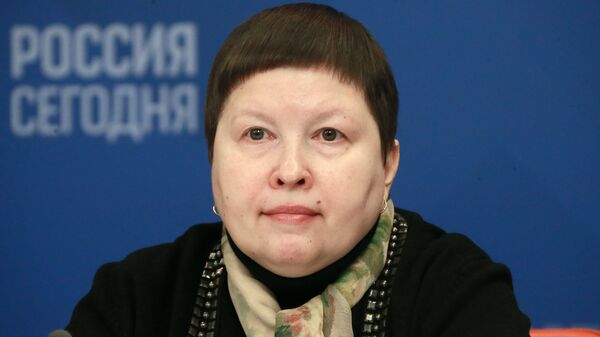 Председатель комиссии Общественной палаты РФ по развитию общественной дипломатии, гуманитарному сотрудничеству и сохранению традиционных ценностей Елена Сутормина Председатель комиссии Общественной палаты РФ по развитию общественной дипломатии, гуманитарному сотрудничеству и сохранению традиционных ценностей Елена Сутормина