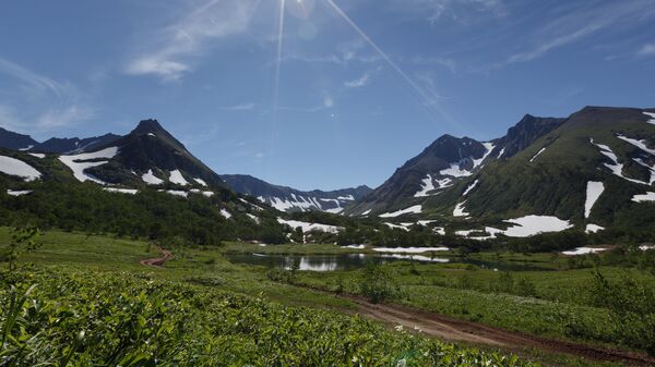 Горный массив Вачкажец на Камчатке. Архивное фото Горный массив Вачкажец на Камчатке. Архивное фото