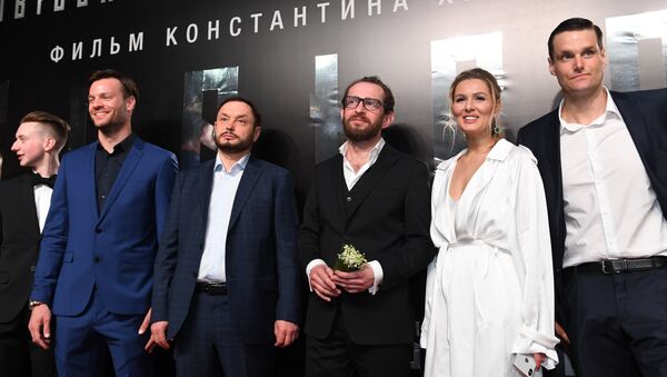 Актеры Иван Злобин, Вольфганг Черны, продюсер Глеб Фетисов, режиссер и актер Константин Хабенский, Мария Кожевникова и Филипп Рейнхардт на премьере своего фильма Собибор в кинотеатре Москва Актеры Иван Злобин, Вольфганг Черны, продюсер Глеб Фетисов, режиссер и актер Константин Хабенский, Мария Кожевникова и Филипп Рейнхардт на премьере своего фильма Собибор в кинотеатре Москва