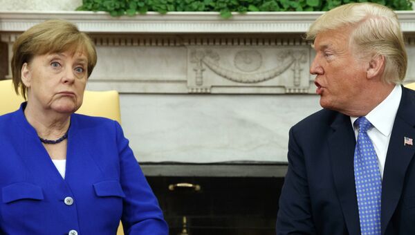 Президент США Дональд Трамп и канцлер Германии Ангела Меркель во время встречи в Вашингтоне. 27 апреля 2018 Президент США Дональд Трамп и канцлер Германии Ангела Меркель во время встречи в Вашингтоне. 27 апреля 2018