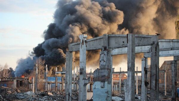 Пожар на территории завода Спецавтохозяйство в Томске. 28 апреля 2018 Пожар на территории завода Спецавтохозяйство в Томске. 28 апреля 2018